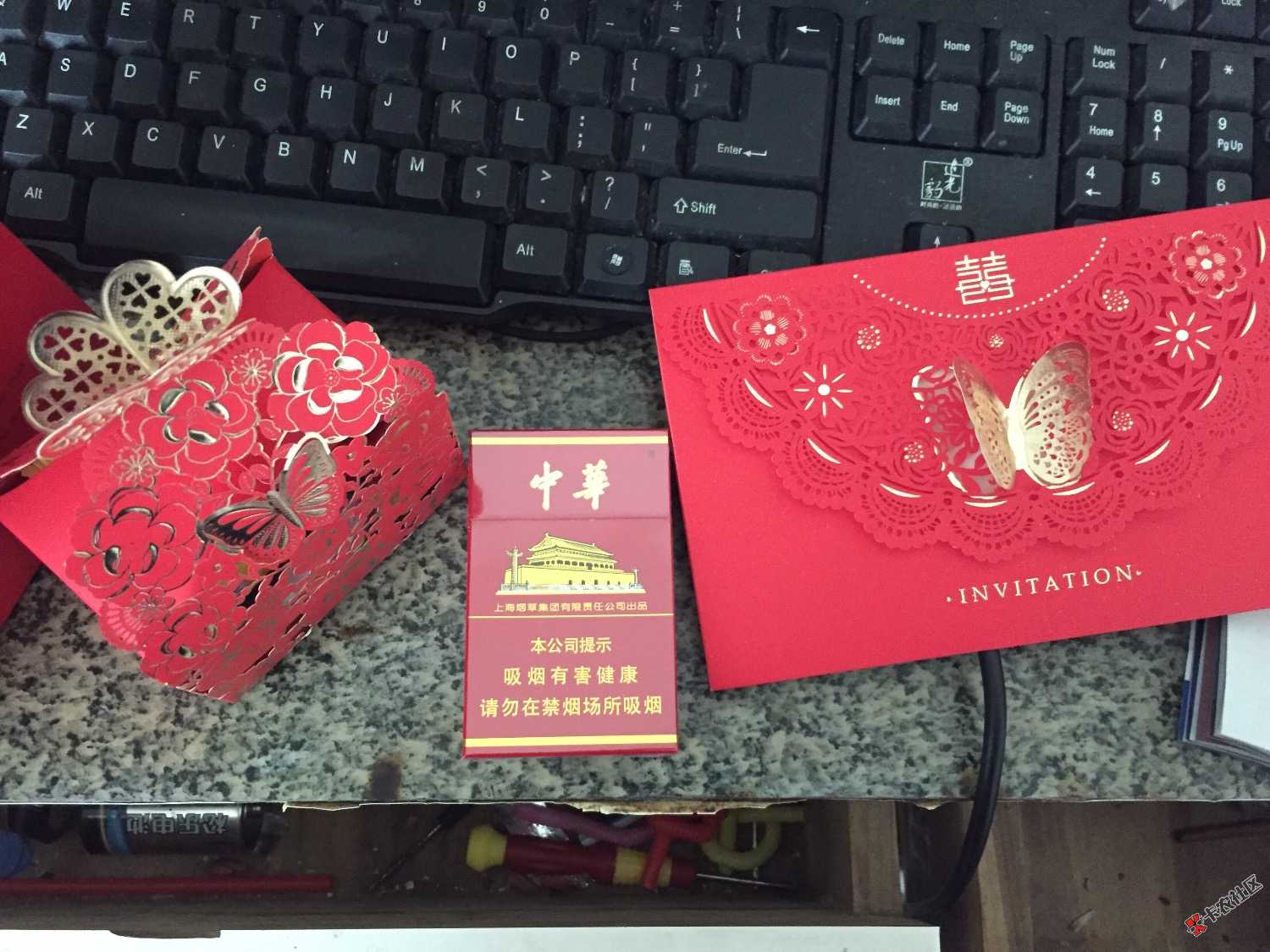 口子撸不到饭都吃不起还给我发个请帖来不过有烟抽了还是稳有个老哥送包铁盒 ...21 / 作者:上岸超超 / 